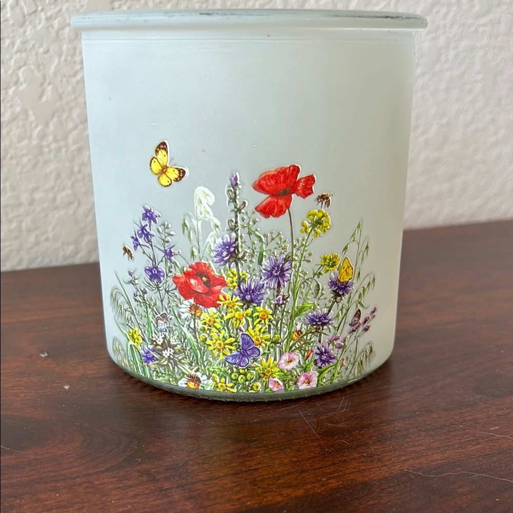♦️3 for $15♦️Floral Frosted Glass Candle Holder or Vase